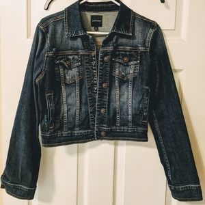 Cropped denim jacket
